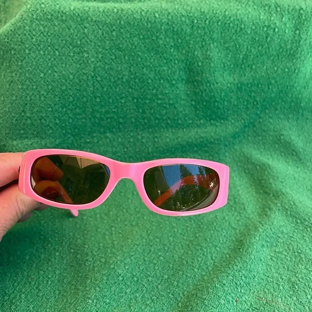 Schaedz kids sunglasses polarized excellent shape pink 4 3/4 wide spring loaded